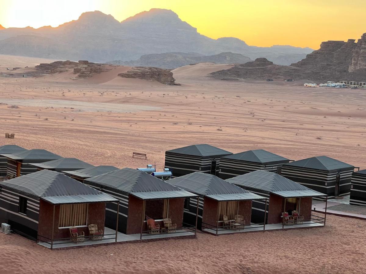Wadi Rum Eagle Luxury Camp Экстерьер фото