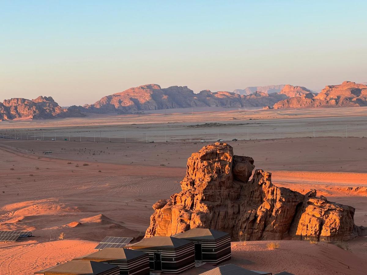 Wadi Rum Eagle Luxury Camp Экстерьер фото