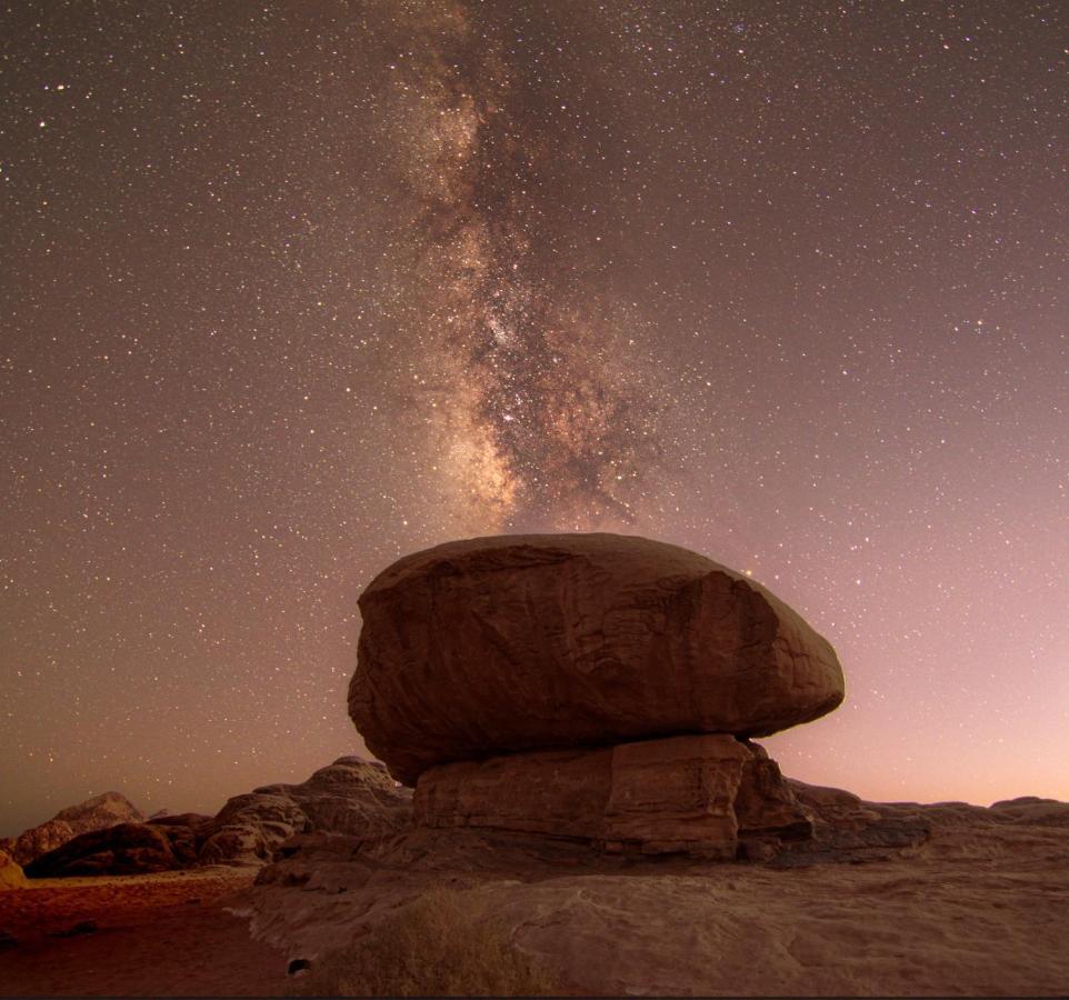 Wadi Rum Eagle Luxury Camp Экстерьер фото