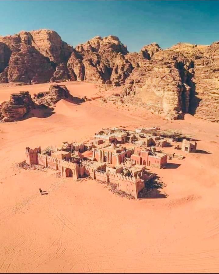 Wadi Rum Eagle Luxury Camp Экстерьер фото