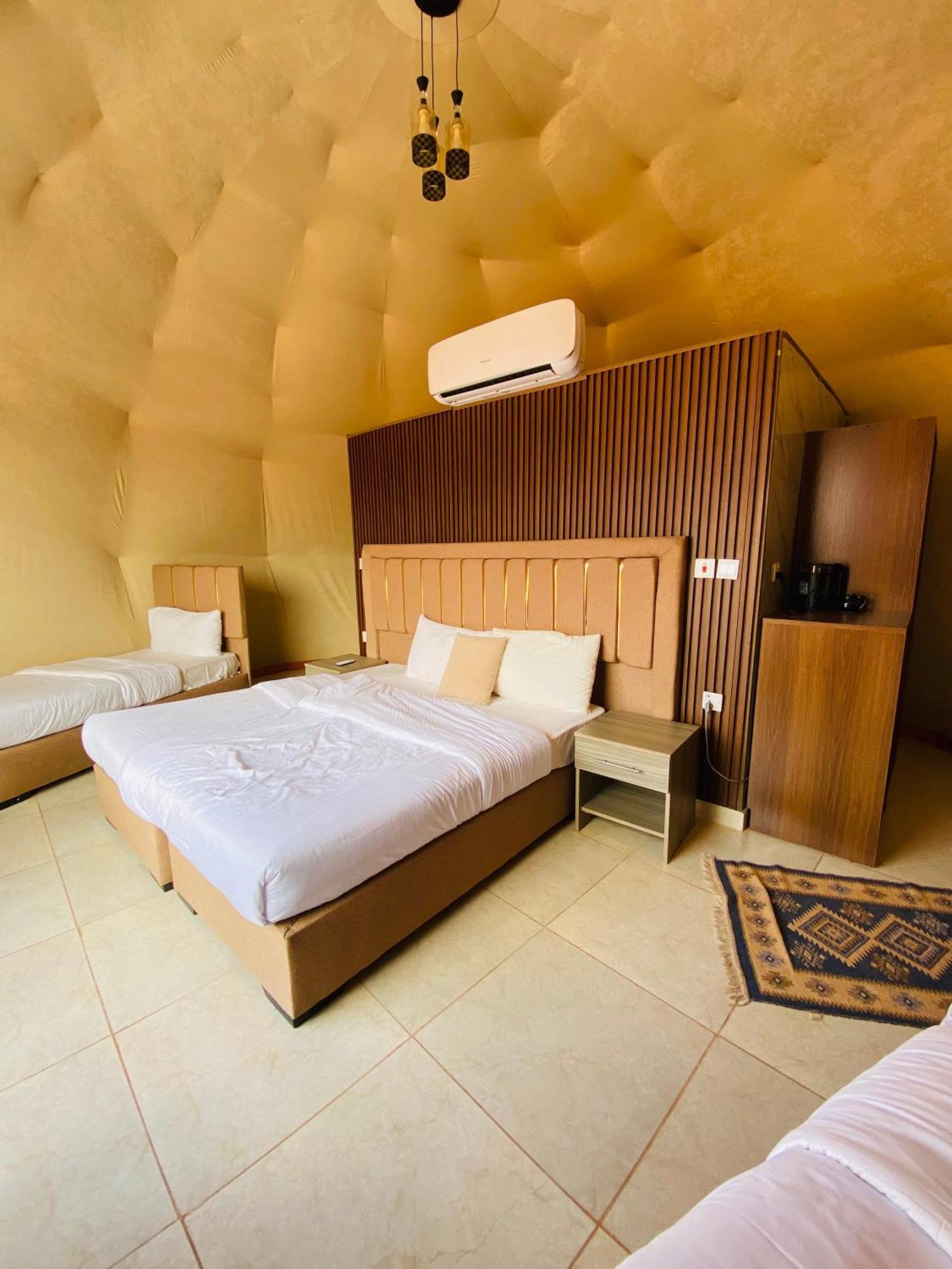 Wadi Rum Eagle Luxury Camp Экстерьер фото