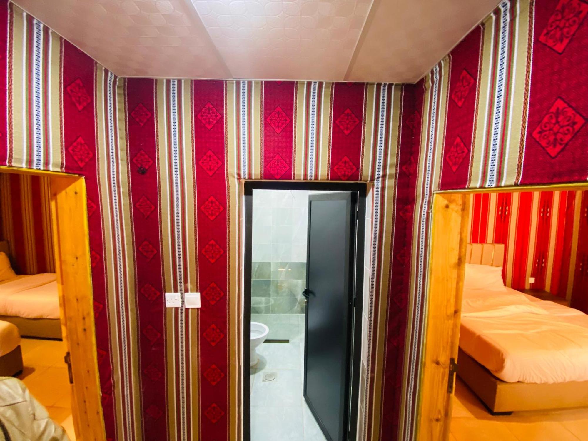 Wadi Rum Eagle Luxury Camp Экстерьер фото