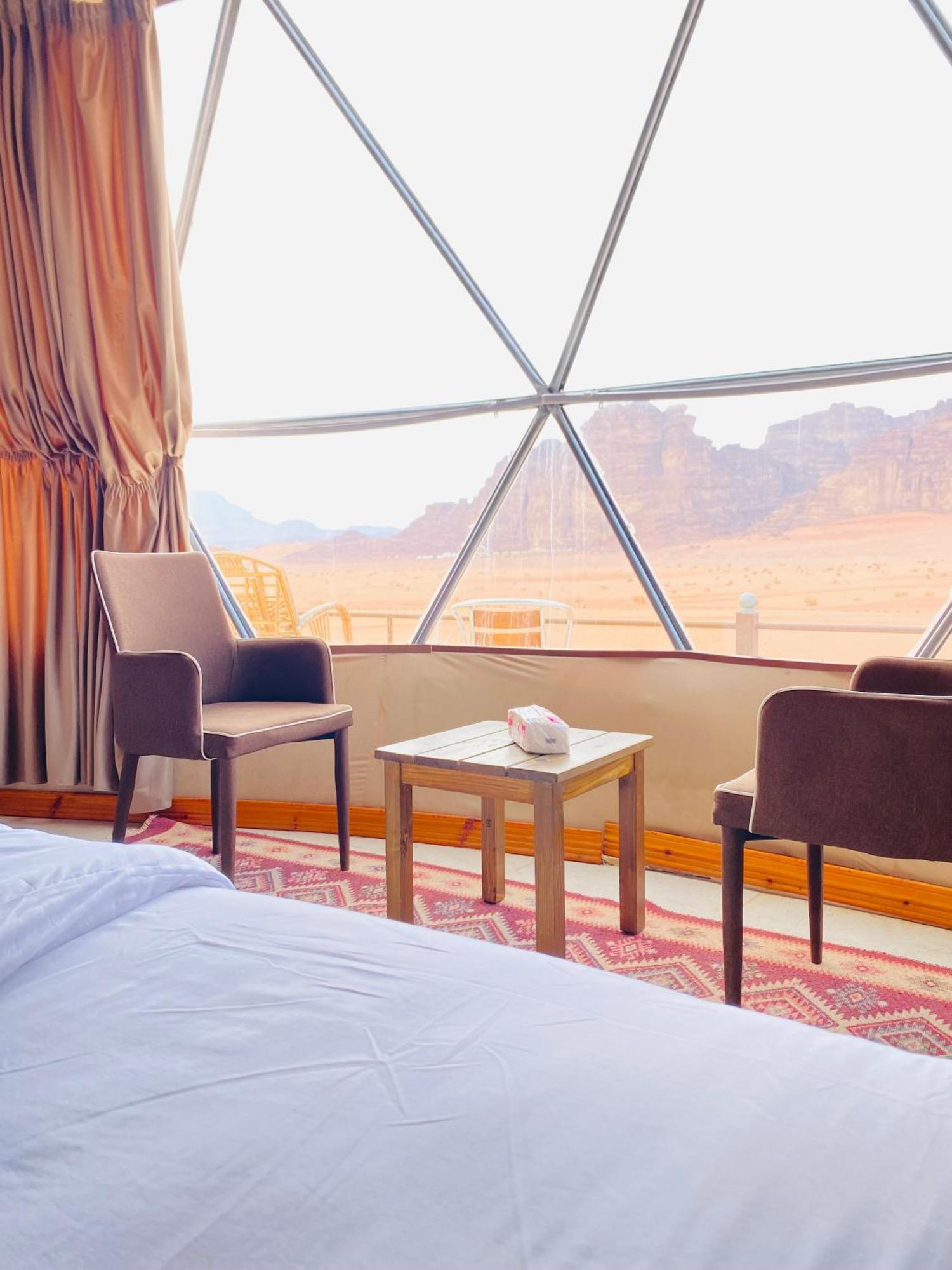 Wadi Rum Eagle Luxury Camp Экстерьер фото