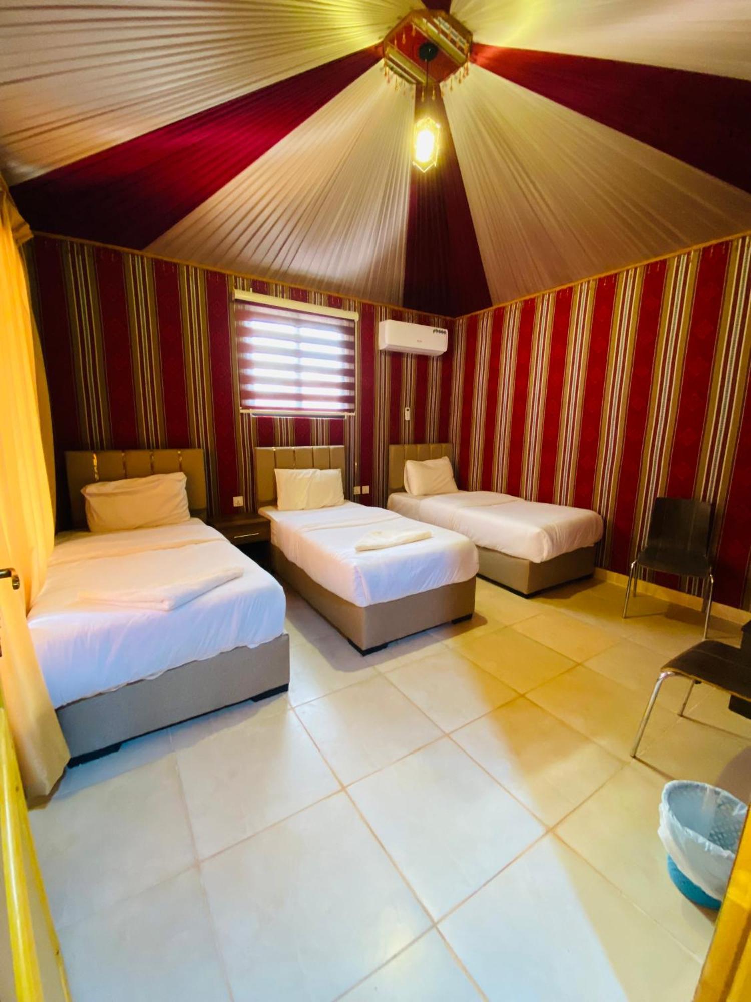 Wadi Rum Eagle Luxury Camp Экстерьер фото