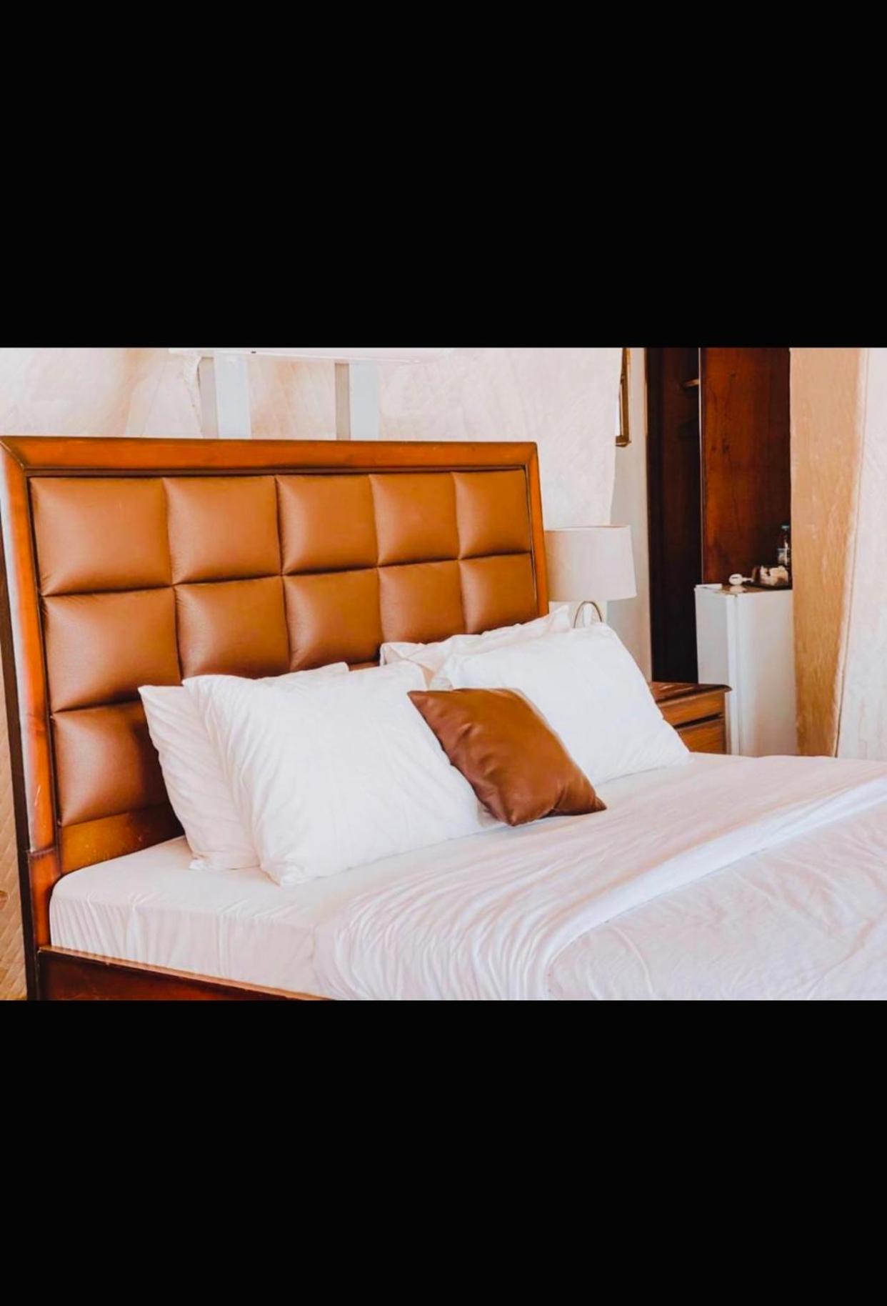 Wadi Rum Eagle Luxury Camp Экстерьер фото